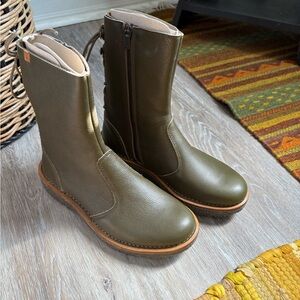 NWT El Naturalista Green Leather Boots Size 37
